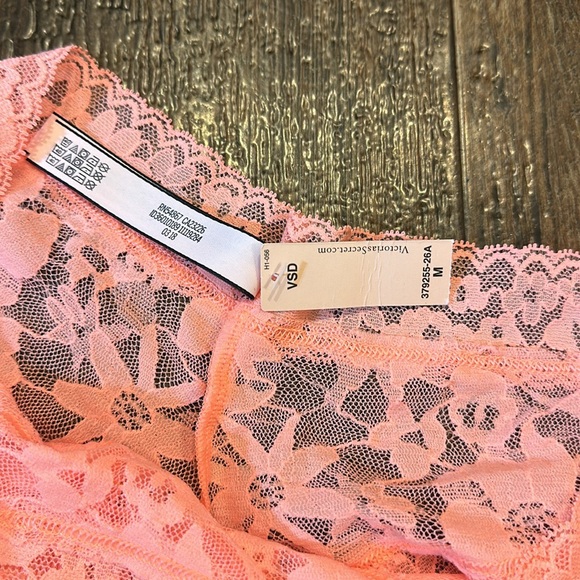 VS lace cheeky panties - Picture 2 of 2